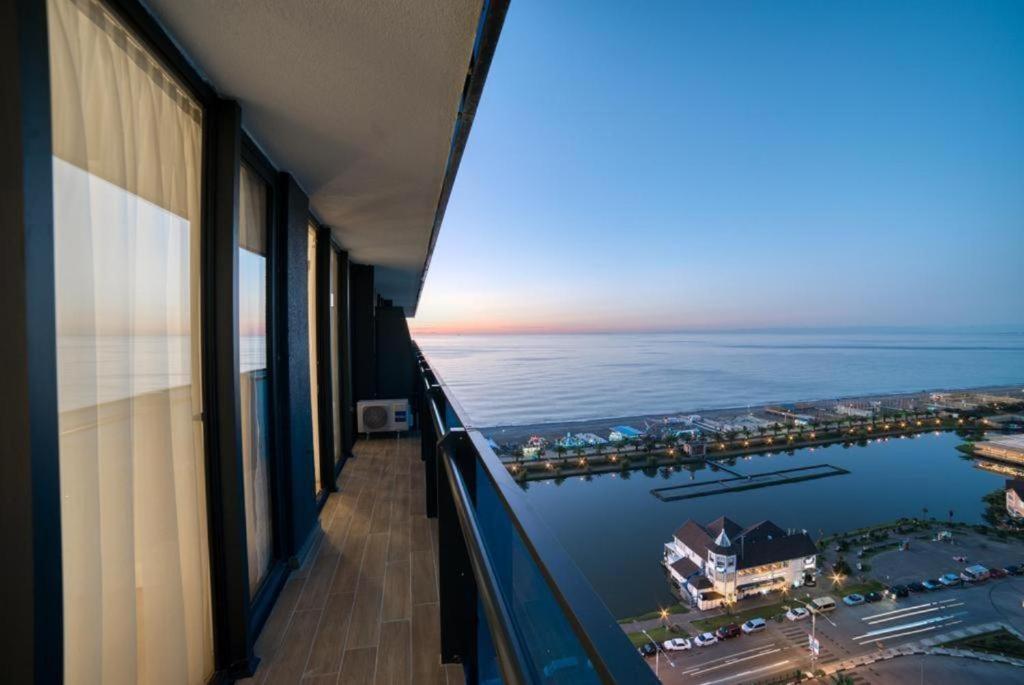 Orbi City In Batumi باتومي المظهر الخارجي الصورة
